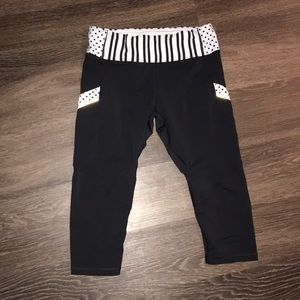 Lululemon Stripe and Polka dot Capri leggings 4/6
